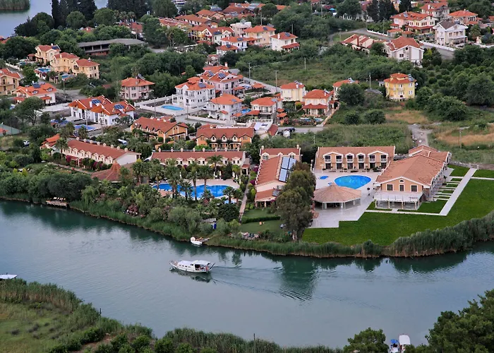 Holiday Hotel Dalyan 2*